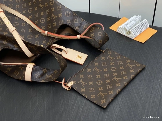 First bag ru VUITTON LOUIS GM Atlantis 0707